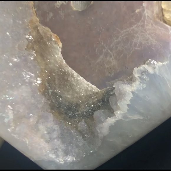 Huge COLLECTORS PIECE Amethyst Heart Crystal Geode - Picture 7 of 16